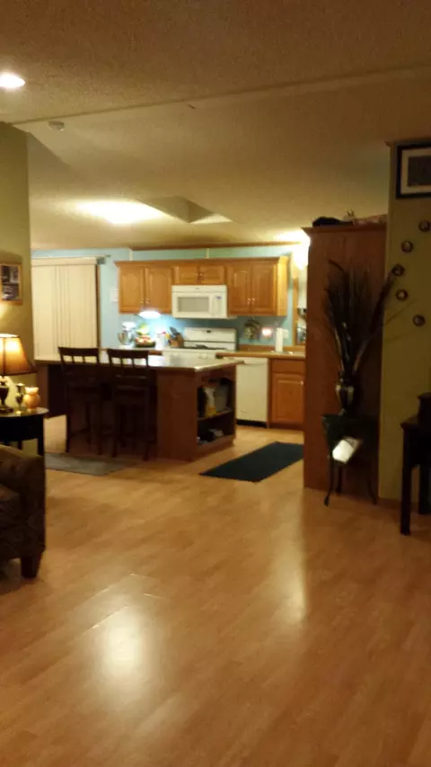 701 28th St W, Williston, ND 58801 photo 5