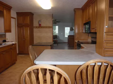 812 6th Ave E, Williston, ND 58801 photo 5