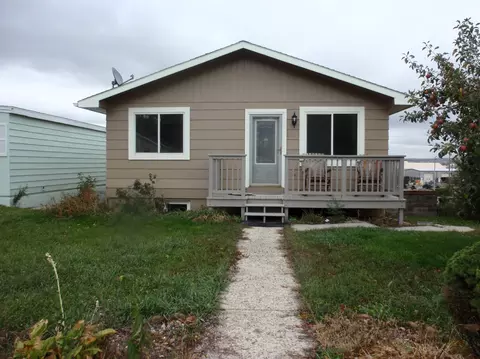812 6th Ave E, Williston, ND 58801 photo 1