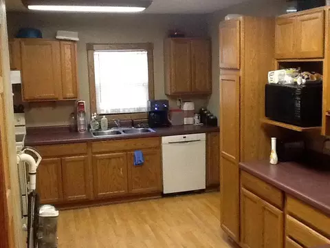 719 13th Ave W, Williston, ND 58801 photo 3