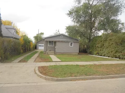 903 5th Ave W, Williston, ND 58801 photo 1