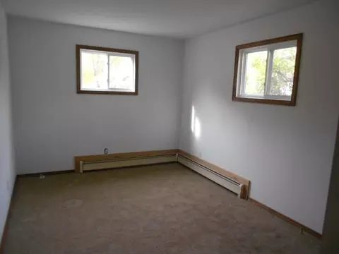 903 5th Ave W, Williston, ND 58801 photo 6