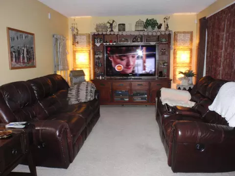 2403 8th Ave E, Williston, ND 58801 photo 4