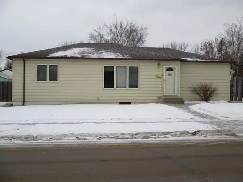 701 18th St W, Williston, ND 58801 photo 1