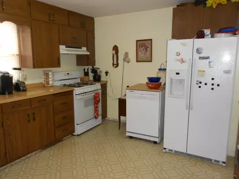 5310 1st Ave W, Williston, ND 58801 photo 2