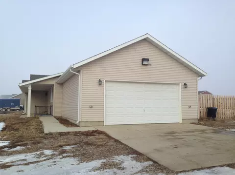 4826 Southview Ln, Williston, ND 58801 photo 6