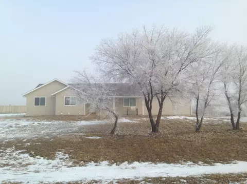 4826 Southview Ln, Williston, ND 58801 photo 3