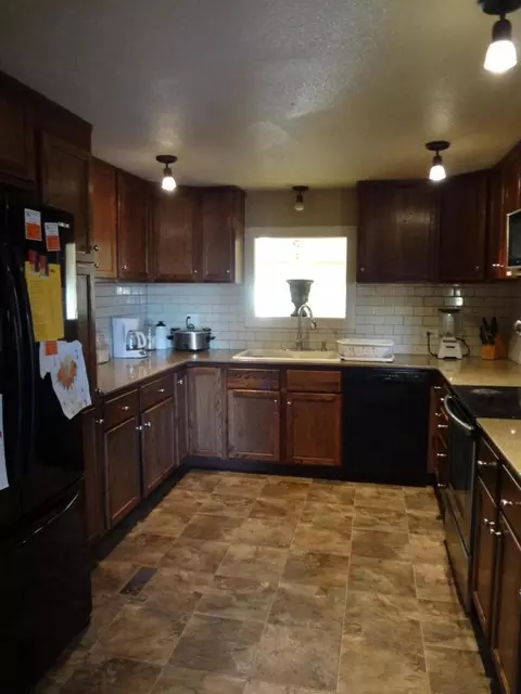 3417 University Ave, Williston, ND 58801 photo 4
