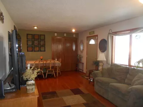 1201 6th Ave W, Williston, ND 58801 photo 3