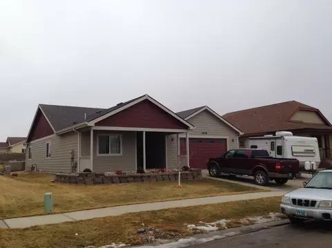 2818 25th St W, Williston, ND 58801 photo 1