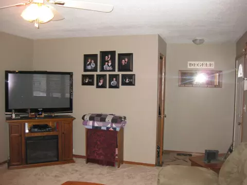 705 18th St W, Williston, ND 58801 photo 4