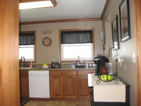 705 18th St W, Williston, ND 58801 photo 7