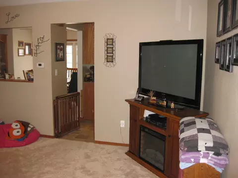 705 18th St W, Williston, ND 58801 photo 5