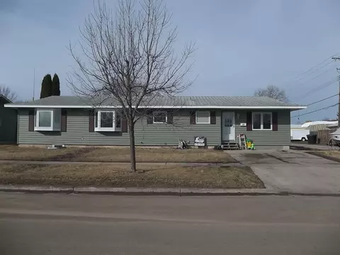 1317 9th Ave W, Williston, ND 58801 photo 1