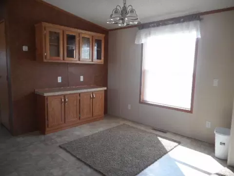 2203 35th Ter, Williston, ND 58801 photo 3