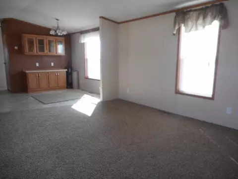 2203 35th Ter, Williston, ND 58801 photo 2