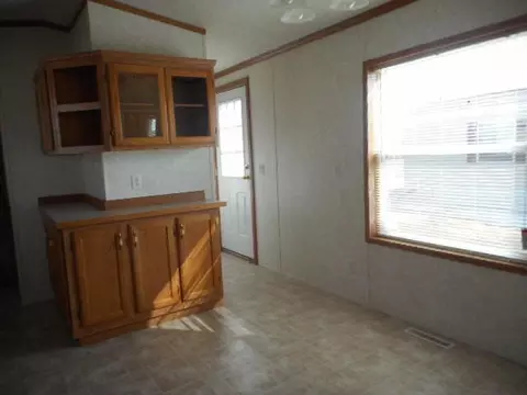 3418 17th Ave W, Williston, ND 58801 photo 4
