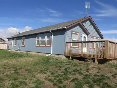 5627 Stoneview Ave, Williston, ND 58801 photo 1