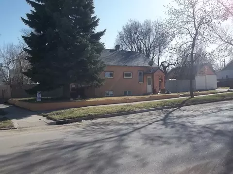 315 4th Ave W, Williston, ND 58801 photo 1