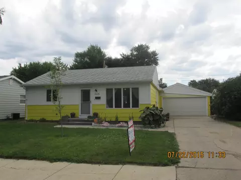 1606 11th Ave W, Williston, ND 58801 photo 1
