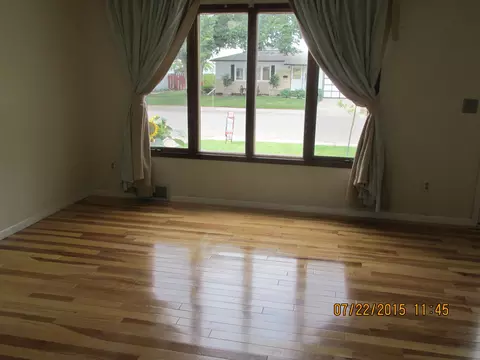 1606 11th Ave W, Williston, ND 58801 photo 3