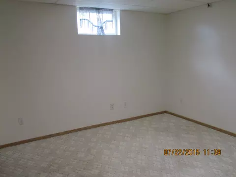 1606 11th Ave W, Williston, ND 58801 photo 27