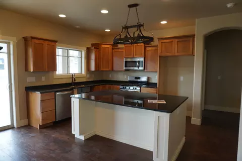 6911 Darby, Williston, ND 58801 photo 3