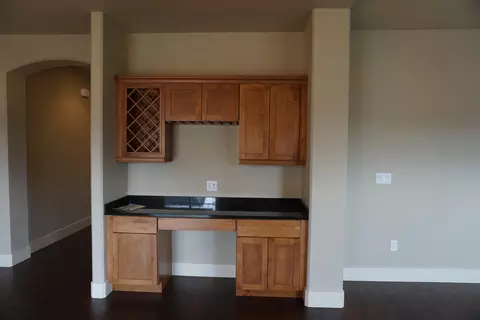 6911 Darby, Williston, ND 58801 photo 4