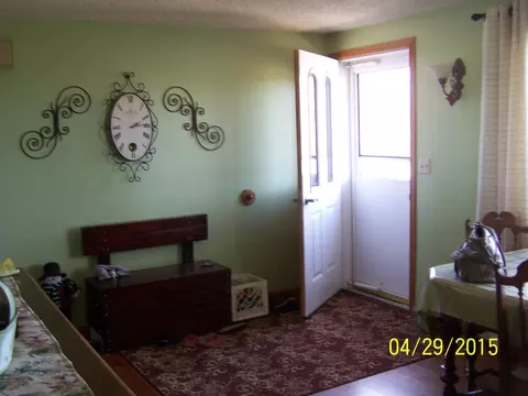 6851 2nd Avenue Cir E, Williston, ND 58801 photo 2