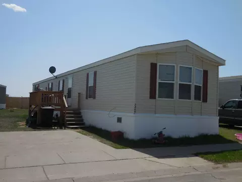 2409 36th Pl, Williston, ND 58801 photo 1
