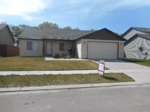 2617 Bradford Ct, Williston, ND 58801 photo 1