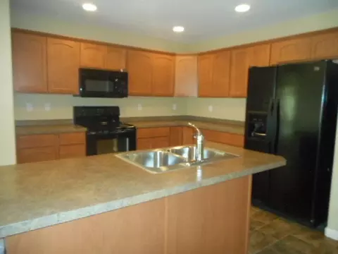 2617 Bradford Ct, Williston, ND 58801 photo 2