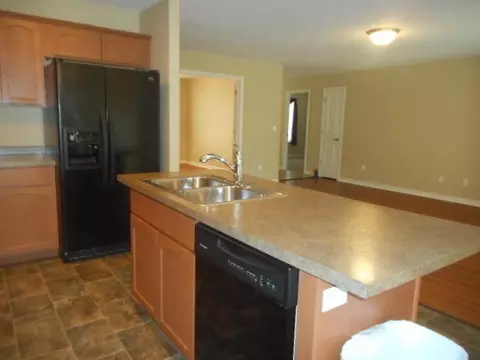 2617 Bradford Ct, Williston, ND 58801 photo 4