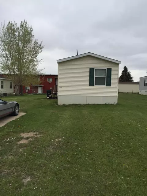 1705 33rd St W, Williston, ND 58801 photo 1