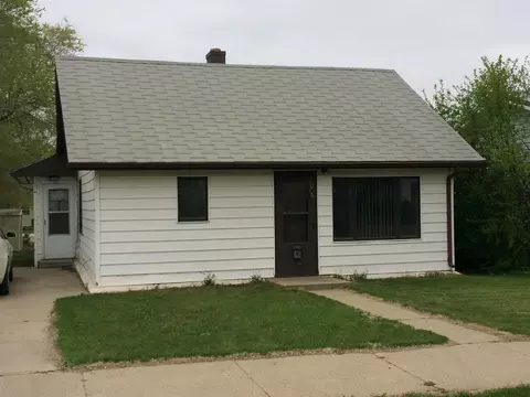 1016 7th Ave W, Williston, ND 58801 photo 1