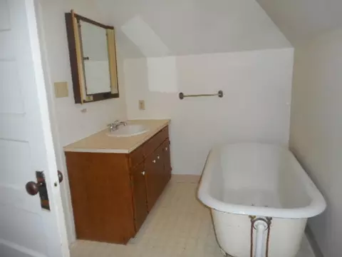 606 1st Ave E, Williston, ND 58801 photo 9