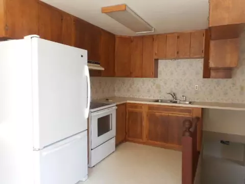 606 1st Ave E, Williston, ND 58801 photo 2