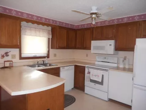 1919 13th Ave W, Williston, ND 58801 photo 2