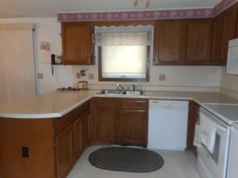 1919 13th Ave W, Williston, ND 58801 photo 3
