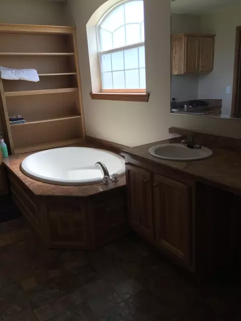 14041 Prairie Ln, Williston, ND 58801 photo 12