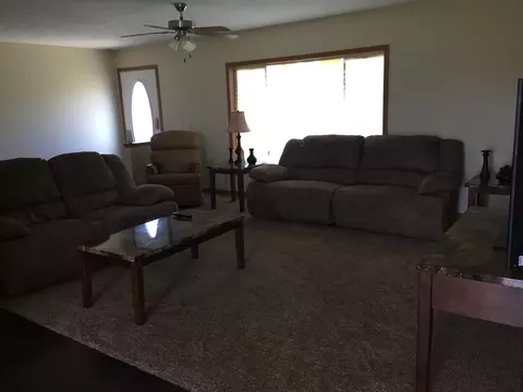 14041 Prairie Ln, Williston, ND 58801 photo 2
