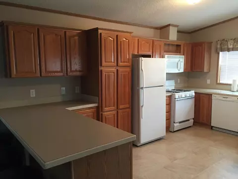 1830 36th St W, Williston, ND 58801 photo 3