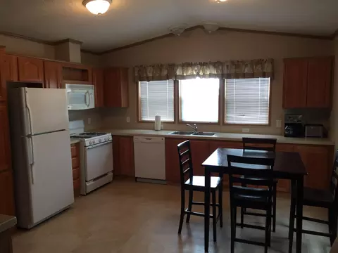 1830 36th St W, Williston, ND 58801 photo 2