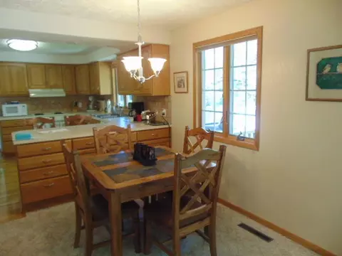 1614 1st Ave E, Williston, ND 58801 photo 2