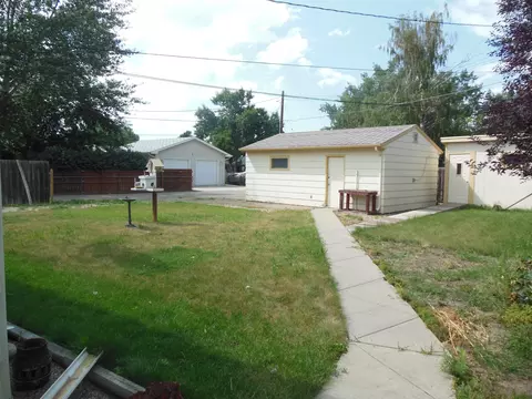 209 14th St E, Williston, ND 58801 photo 7