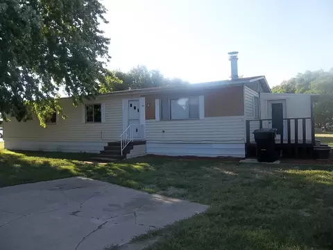 511 21st St W, Williston, ND 58801 photo 1