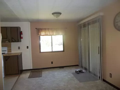 511 21st St W, Williston, ND 58801 photo 4