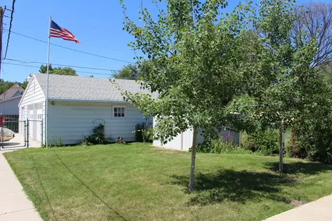411 7th Ave W, Williston, ND 58801 photo 3