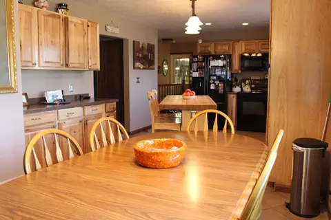 728 16th St W, Williston, ND 58801 photo 8