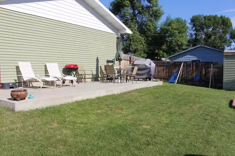 728 16th St W, Williston, ND 58801 photo 5